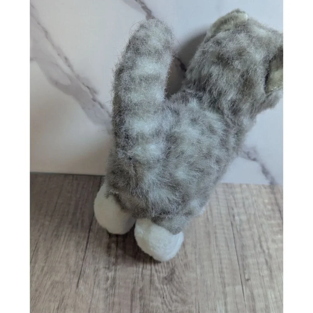 Douglas Cuddle Toys Gray & White Striped‎ Cat Plush Stuffed Animal Realistic 9